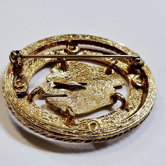 Canada Hospital Golden Hands Oval Pin Fashion Jewelry - Picture 2 of 2